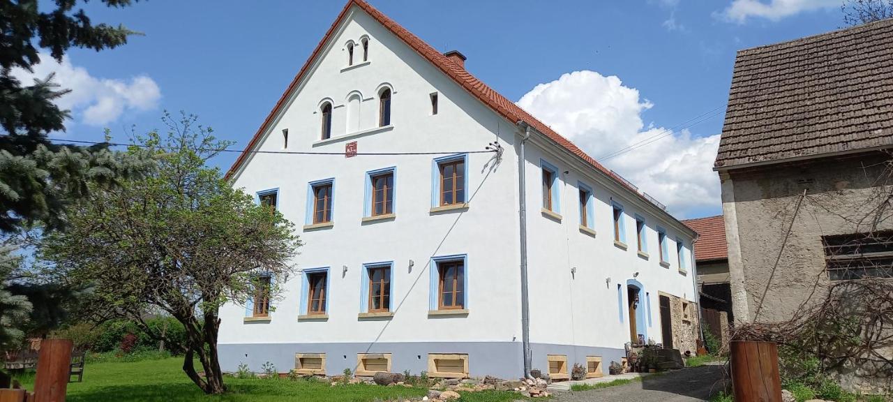 Biala Kalina Kaczawy Hotel Свежава Екстериор снимка